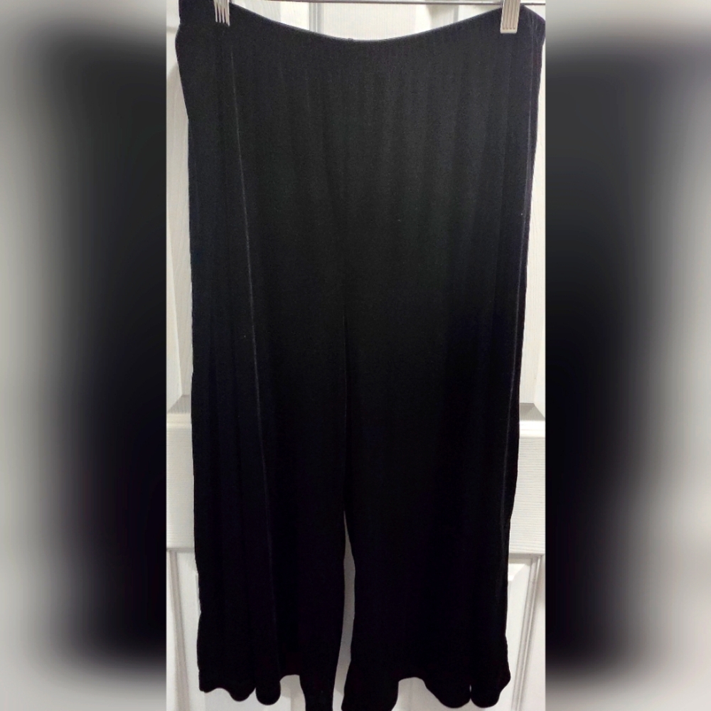 Vintage White Stag black velvet pull on ankle pants culottes women's XL…
